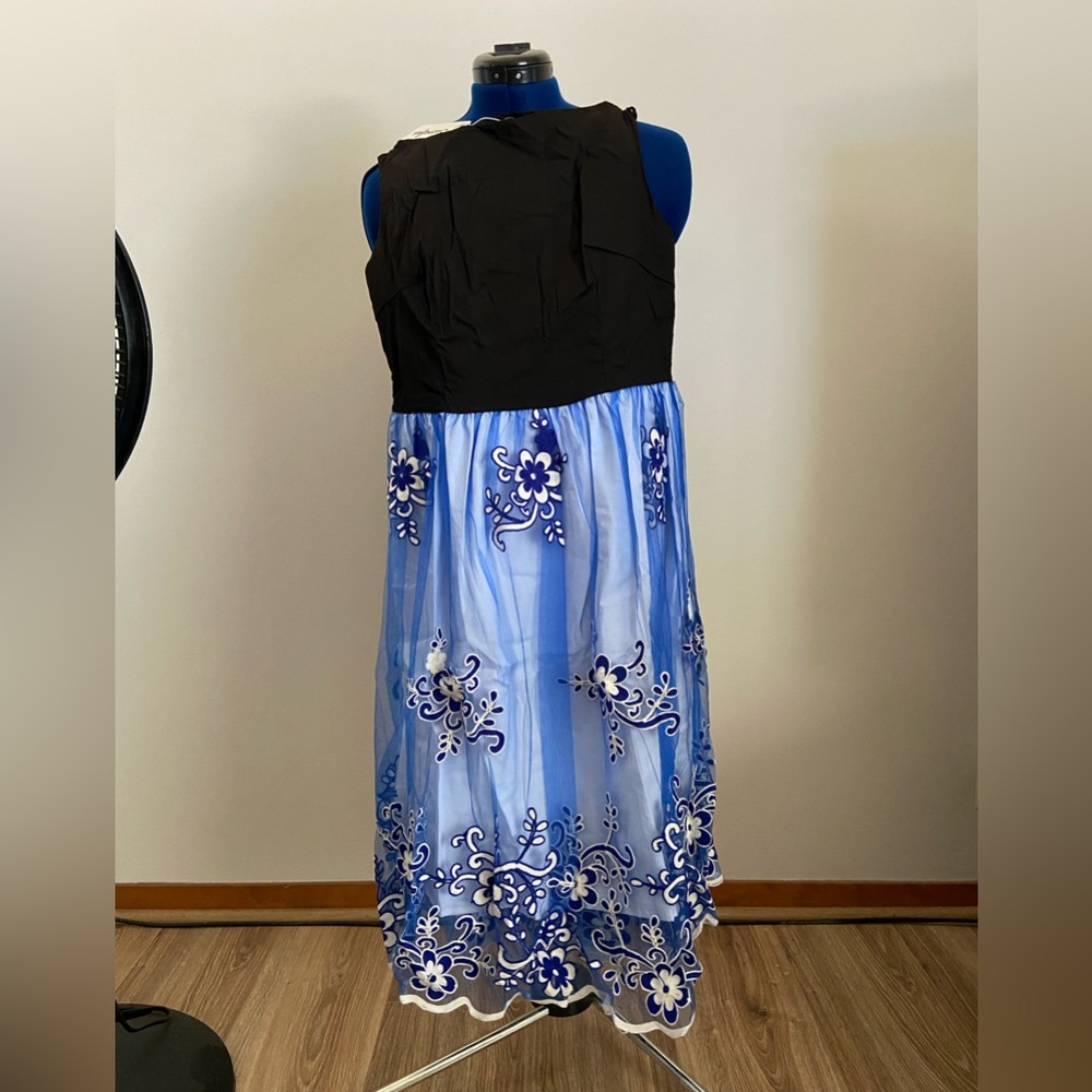 Beautiful Sleeveless Dress